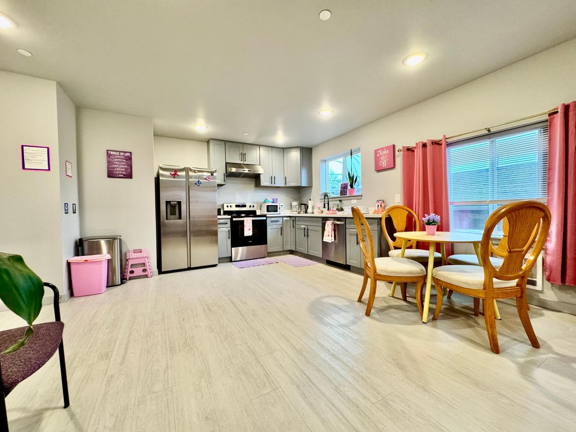 1 Bd Apt With 2 Extra Sofa Beds 13 Mins To Seatac Airport Seattle Zewnętrze zdjęcie
